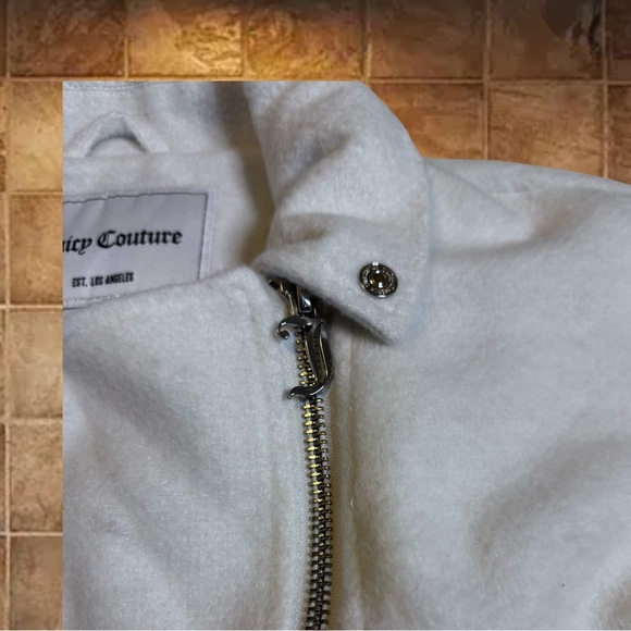 Juicy Couture Mohair Boxy Moto Jacket
Marshmellow White XXL NWT - Picture 6 of 7